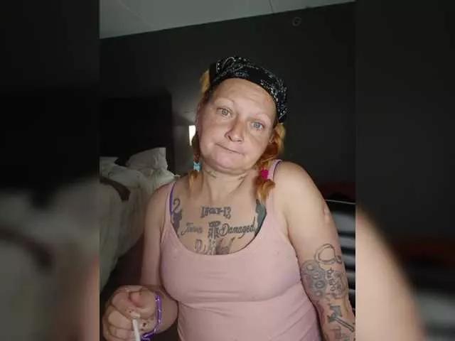 Adelaideskyy from BongaCams is Freechat