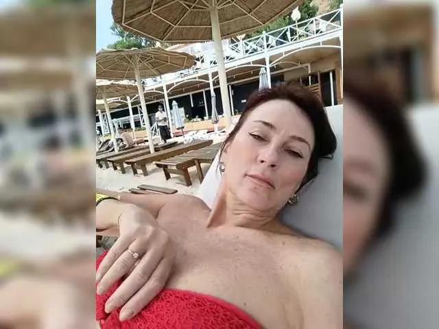 Agnes77 on BongaCams