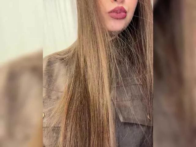 Alliina-leee from BongaCams