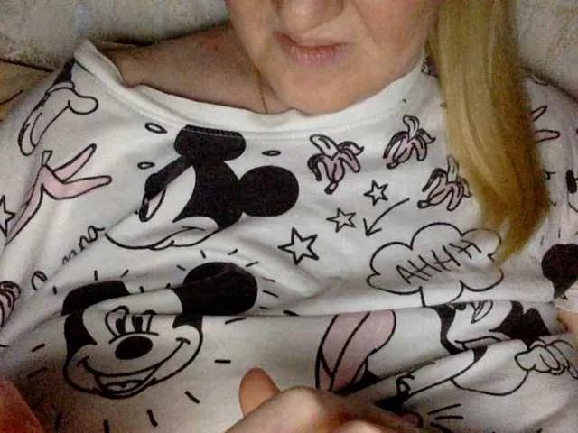 BlondyVio on BongaCams
