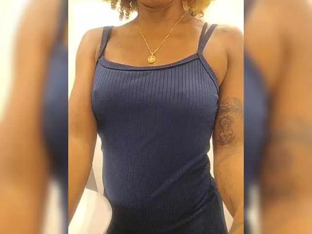 CinnamonGirl on BongaCams