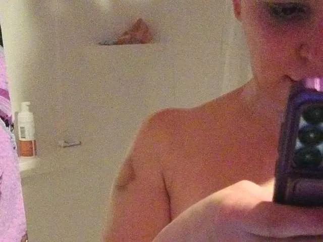 Delicious-Dahlia on BongaCams