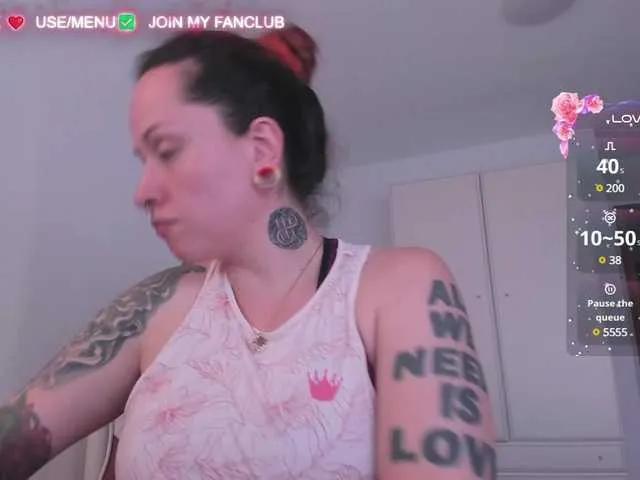 DominaDeivis on BongaCams