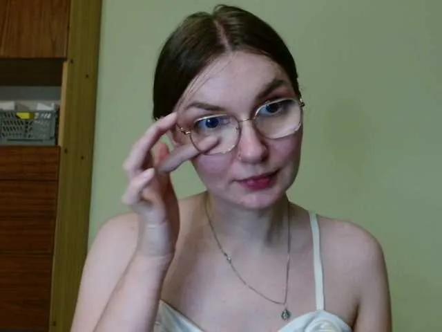 Ellyxcute on BongaCams