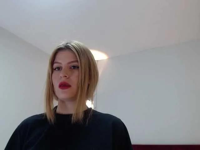 Emma-Blonde on BongaCams