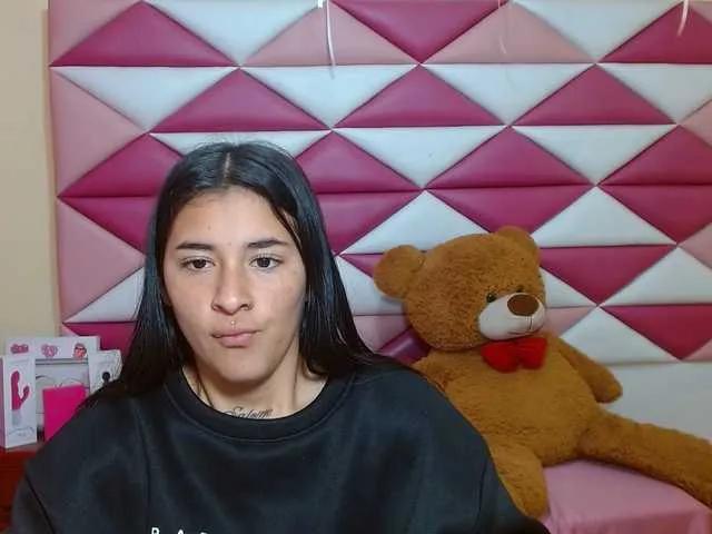 emmajonzlx on BongaCams 