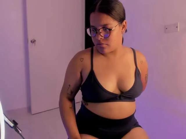 MadissonLewiis on BongaCams