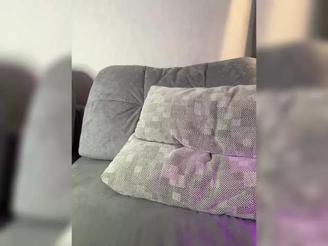 MillyMillya from BongaCams