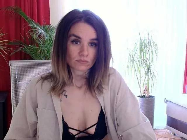Nanny-Lora on BongaCams 