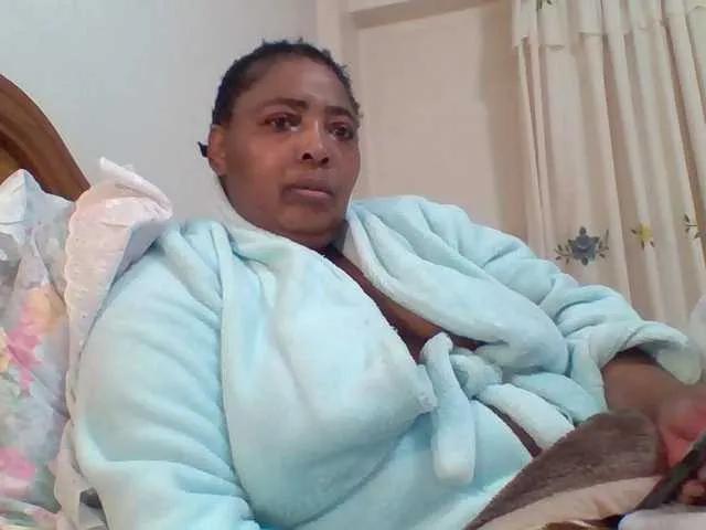 pussylips53 on BongaCams