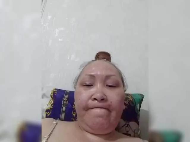 Qweentis on BongaCams 