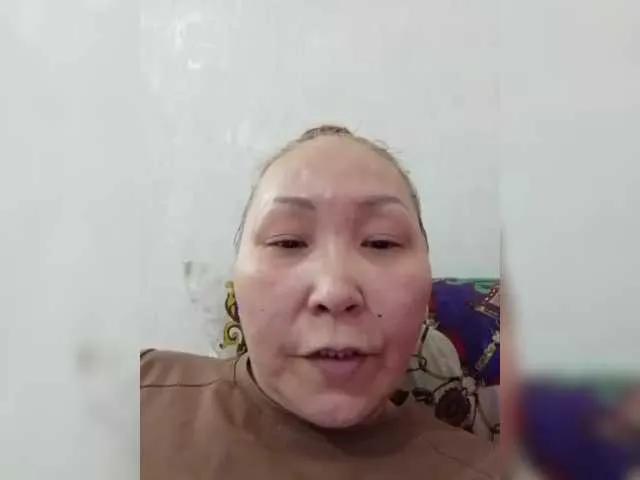 Qweentis on BongaCams 
