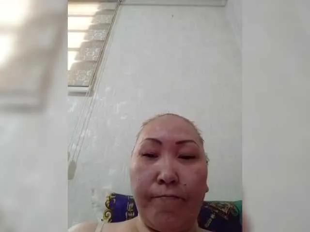 Qweentis on BongaCams