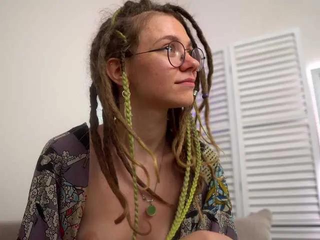 Rin-Skylar on BongaCams