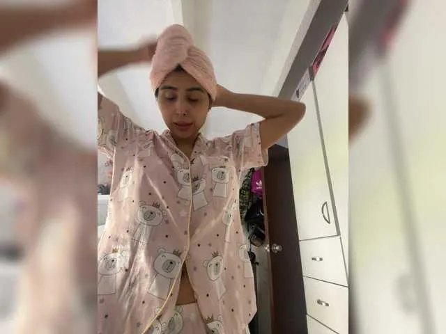 SallyeLeins on BongaCams