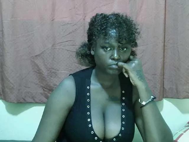 SweetHive on BongaCams