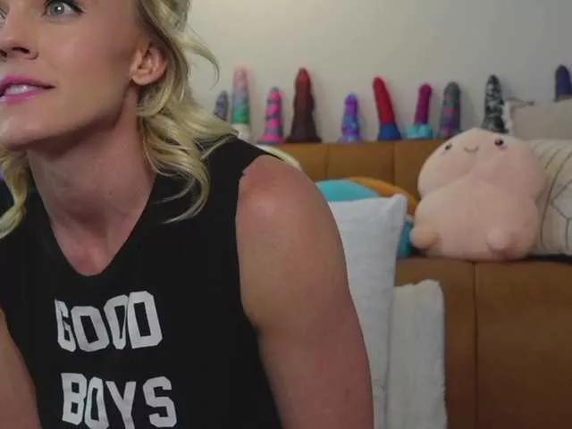 TaylorLove303 from BongaCams is Freechat