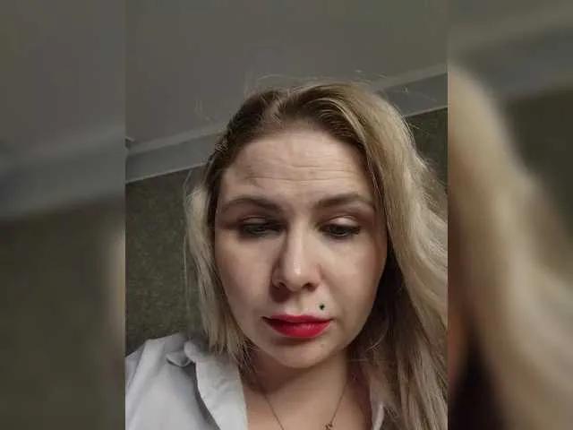 YourFunnyBlondiee on BongaCams