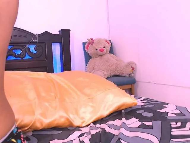 zararose on BongaCams