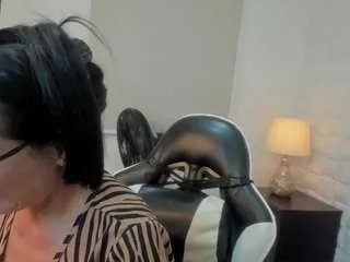 yulitza1025 on CamSoda