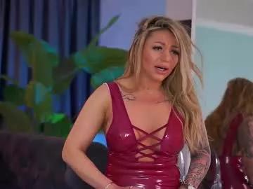 almavelia from Chaturbate