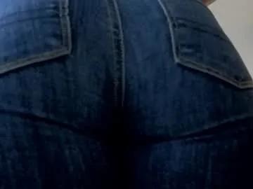 almma_ on Chaturbate 