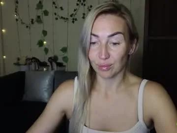 ay_kiss_jully — GOAL: apply oil to the body [763 tokens left] # smile #new #nonude #shy #natural #feet #muscle # fit #