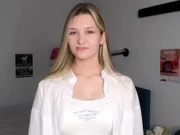 baby_ruth — Air Kiss for you :>   #new #shy #cute #young #18 [25 tokens remaining]