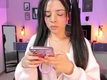 charlotte__benett on Chaturbate