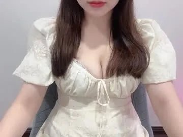 clari_yumi on Chaturbate