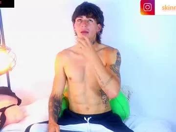 estebanchar_ — GOAL: Dance [100 tokens remaining] Welcome to my room! #muscle #twink #daddy #latino #gay