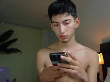 ethan_skiny_ — naked [400 tokens left] #bigcock #latino #slim  #hairy #foreskin