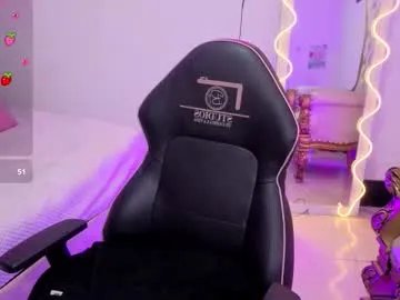 hanni_tay — GOAL: Finger in pussy [42 tokens remaining] Welcome to my room! help me with my first tips 5/55/555/5555 #asian #hairy #saliva #18 #teen