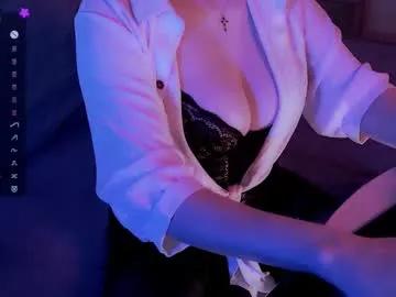 holly_molly_69 — GOAL: Jumping boobs [44 tokens left] // EPIC GOAL: Take off my bra [2222 tokens left] #puffynipples #british #bigass #curve #bigboobs