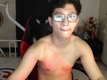 justcallme_cyril on Chaturbate