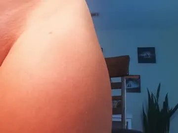 khloeexoxo on Chaturbate