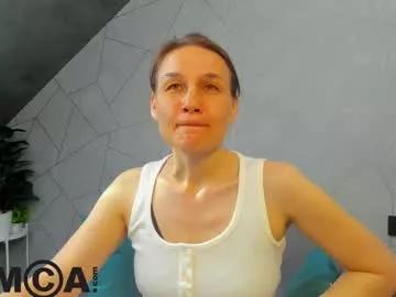 lillian_white1 from Chaturbate
