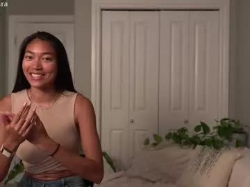 littlemiss_kira model from Chaturbate