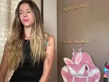 lucie_hot — GOAL: GAGNE UN CONTROLE  Welcome to my room! #teen #french #fuckmachine #skinny #new