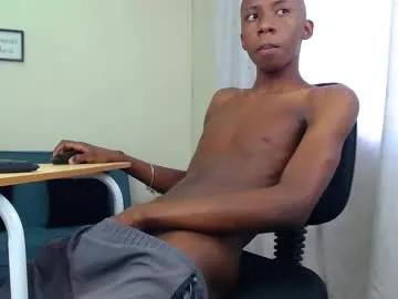 miiloo18 on Chaturbate 