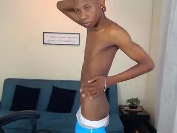 miiloo18 on Chaturbate 