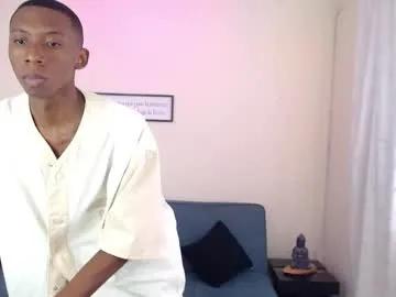 miiloo18 on Chaturbate 