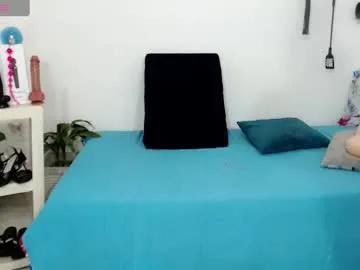 mom_17 on Chaturbate 