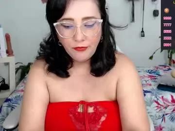 mom_17 on Chaturbate 