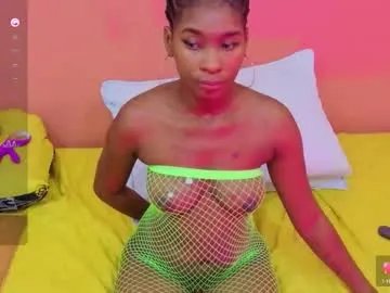 petitelittleebony on Chaturbate