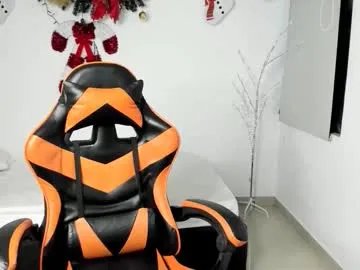 ryan_myerz — cum in public [800 tokens remaining] #latino #muscle #cum #feet #lovense