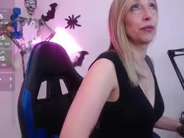 scarlett_079 — GOAL: Handbra [5 tokens remaining] Make me moan and take all my juicies - Follow me, suscribe my fan club and rate me  #bigass #blonde #mature #lovense #new