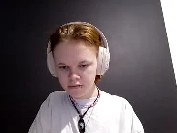 shinpestano — GOAL:  show a heart  [23 tokens remaining] Welcome to my room! Be kind pls #new #18 #shy #teen #daddysgirl