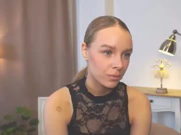 soulmatch — Hiiii , i hope u have a wonderful day  #shy #blonde #18 #piercing #new Goal: handbra for u:) [553 tokens remaining]