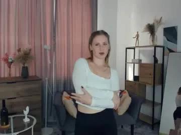 sweetiedrip — Look at my beautiful ass in leggings - Goal: I lick my finger and look at you [15 tokens left] #leggings #feet #natural #18 #cute
